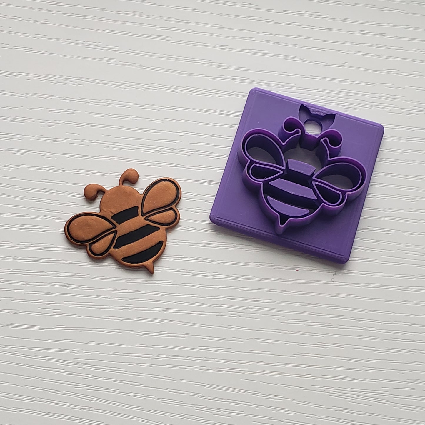 Bee Clay Cutter - STL AND 3MF Digital File Download **Commercial License Included**