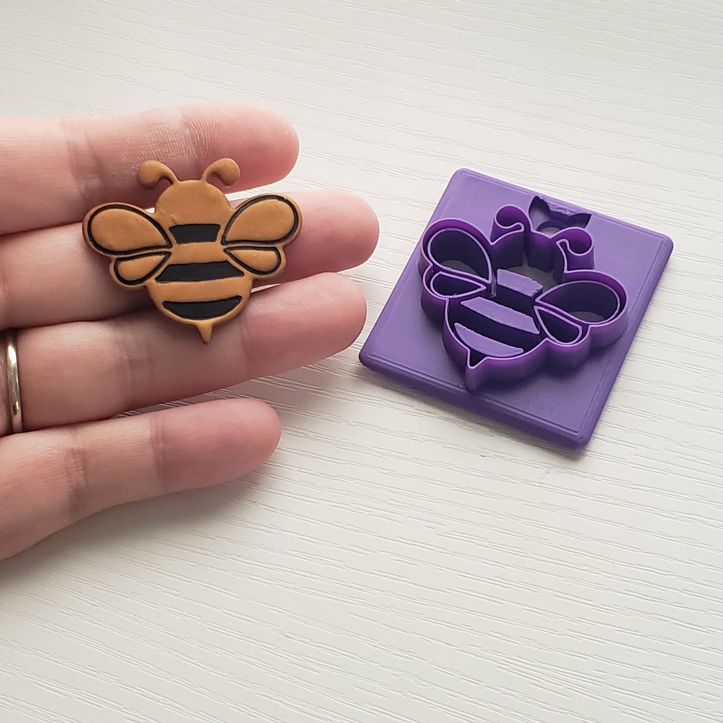 Bee Clay Cutter - STL AND 3MF Digital File Download **Commercial License Included**