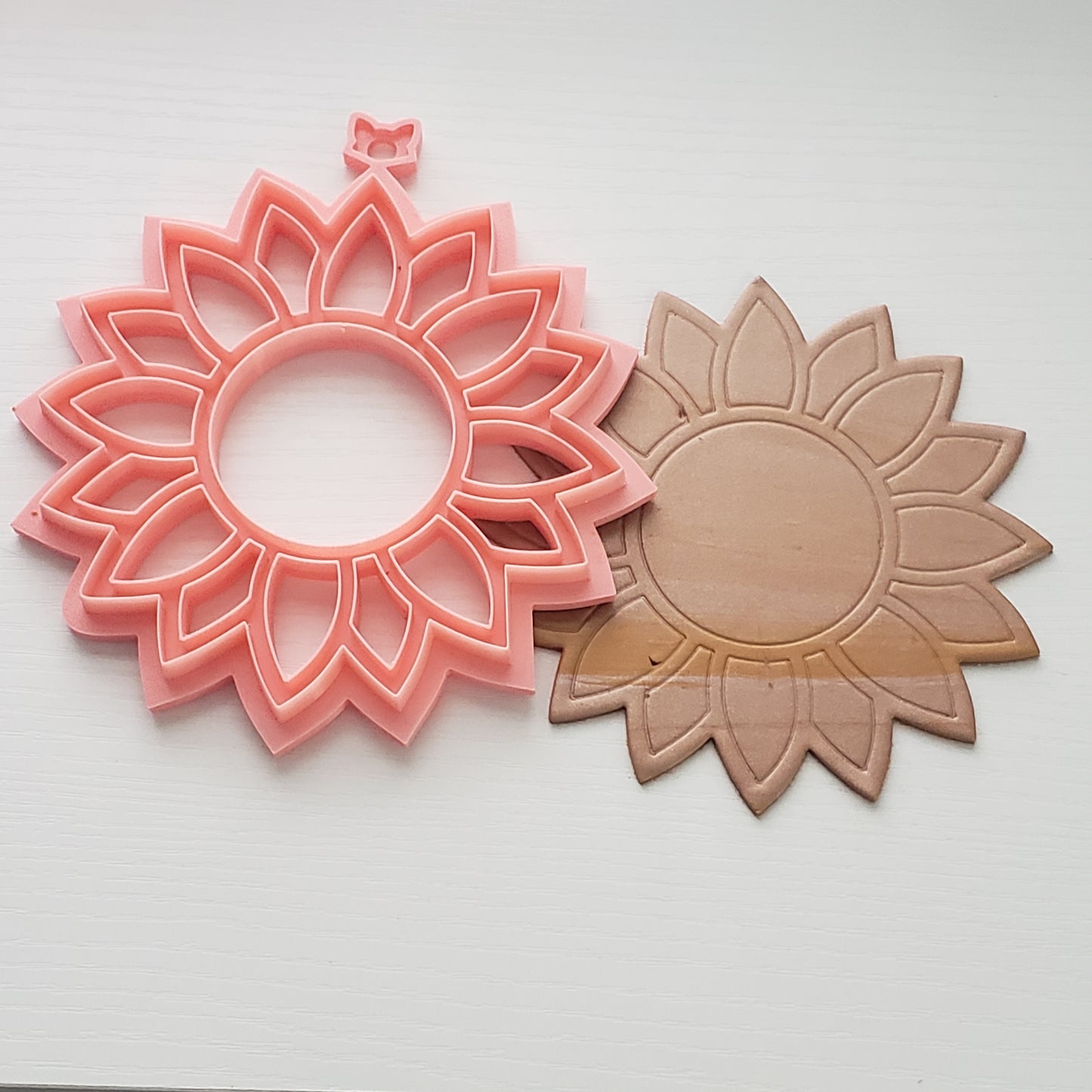 Embossed Sunflower Trinket Dish Clay Cutter - STL AND 3MF Digital File Download **Commercial License Included**