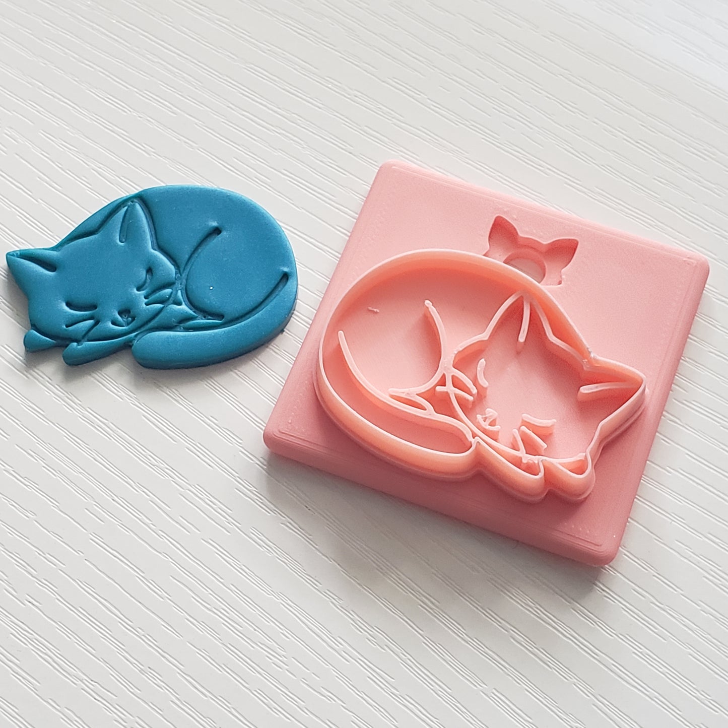 Sleeping Kitty 2 Clay Cutter - STL AND 3MF Digital File Download **Commercial License Included**